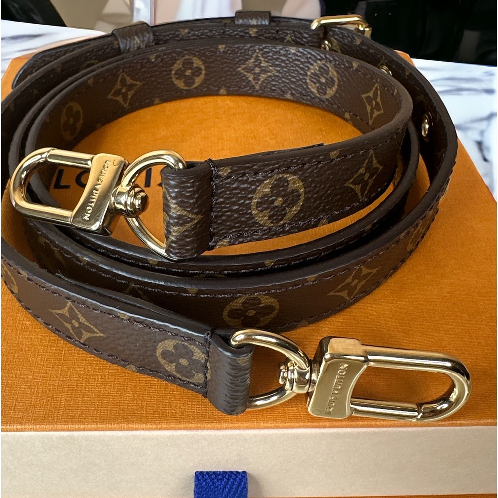 Authentic EUC! LOUIS VUITTON monogram strap